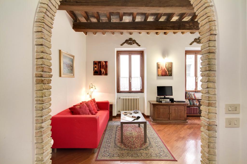 Stunning Pantheon Apartment Rome Room photo